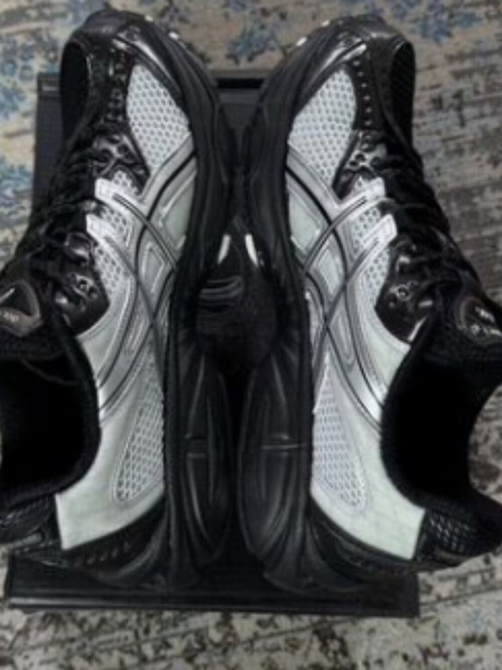 ASICS GEL-Kayano 14 Black/Silver Sneakers